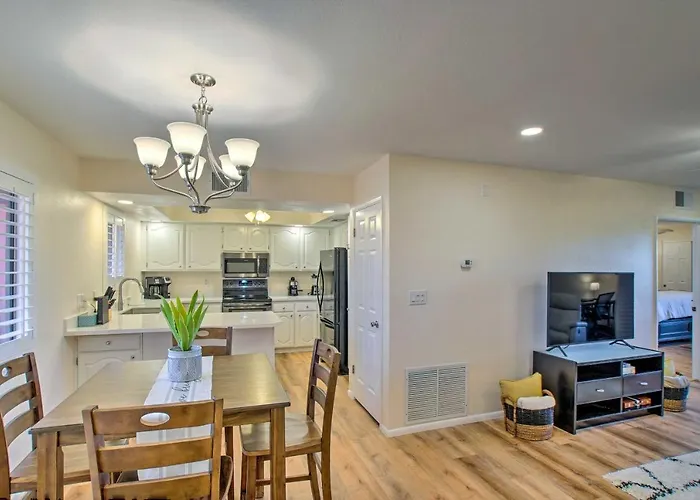 Golf Course & Mtn Views: Paradise Valley Condo!