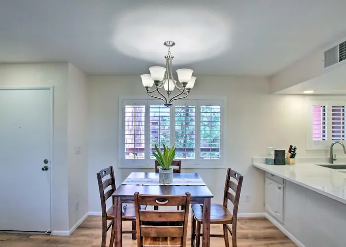 Golf Course & Mtn Views: Paradise Valley Condo!