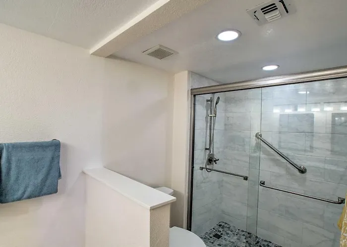 Golf Course & Mtn Views: Paradise Valley Condo! *